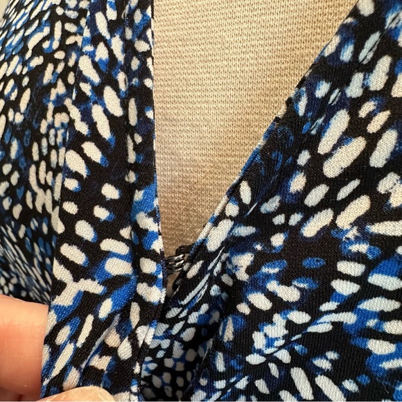 WHBM Jersey Faux Wrap Blue Abstract Print Dress Size M - Picture 3 of 11